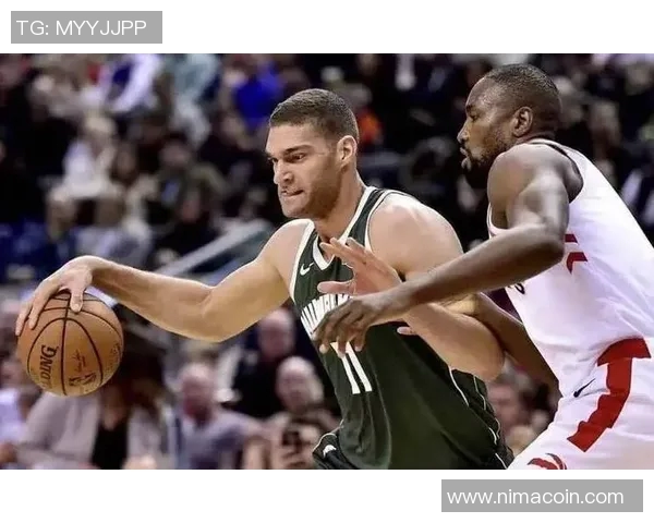 布鲁克洛佩斯:从NBA巨星到篮球战术的多面手 布鲁克洛佩斯:从NBA巨星到篮球战术的多面手