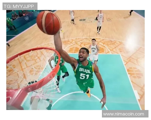 日本男篮惊险战胜澳大利亚，李铁火箭般发挥力挺球队晋级半决赛