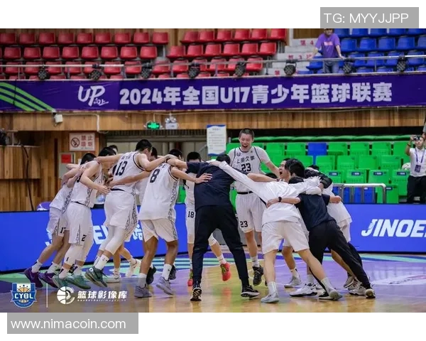 深圳与上海篮球赛激战正酣谁能在这场对决中笑到最后 深圳与上海篮球赛激战正酣谁能在这场对决中笑到最后